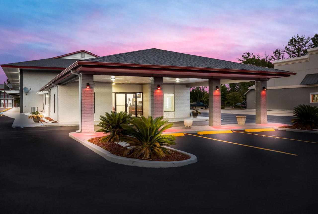 Red Roof Inn & Suites Thomasville Exterior foto